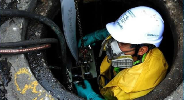 Empresa de Acueducto repara daño en el tanque de agua el Castillo de Ciudad Bolívar