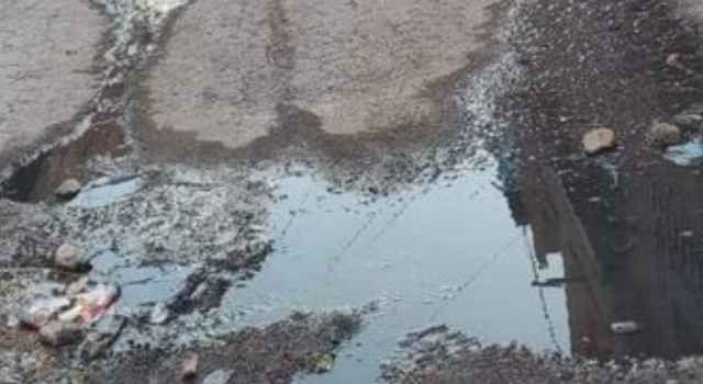 Rebosamiento de aguas negras en San Nicolás, comunidad hace el llamado a la Alcaldía de Soacha