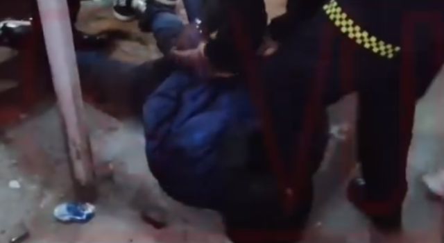 Mujer fue golpeada por un hombre en el centro de Soacha