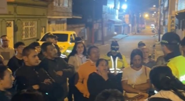 Policía hablo con la comunidad del barrio la Unión