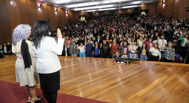 Docentes de Cundinamarca: se posesionaron 1.900 profesores