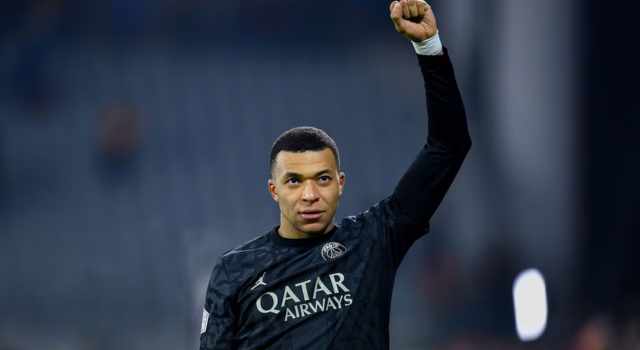 Kylian Mbappe firmó contrato con el Real Madrid