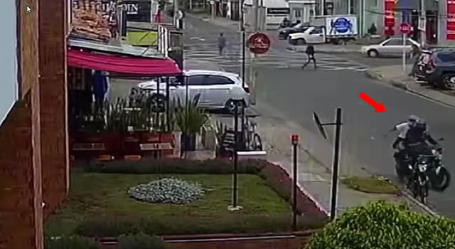 Nuevo atraco a restaurante en el norte de Bogotá, delincuentes portaban armas de fuego