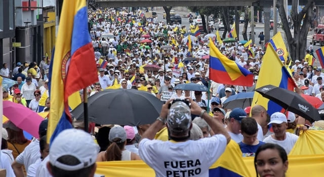 Marchas mañana 21 de abril contra el gobierno de Petro