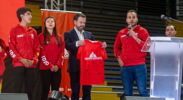 Bogotá despidió a sus campeones rumbo a los juegos olímpicos y paralímpicos París 2024