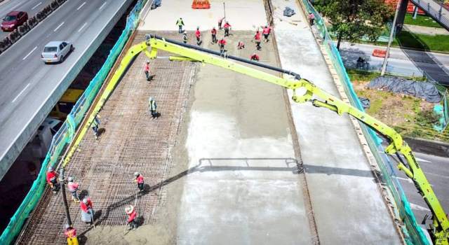 Finalizó el vaciado de concreto del puente occidental de avenida 68 con calle 26
