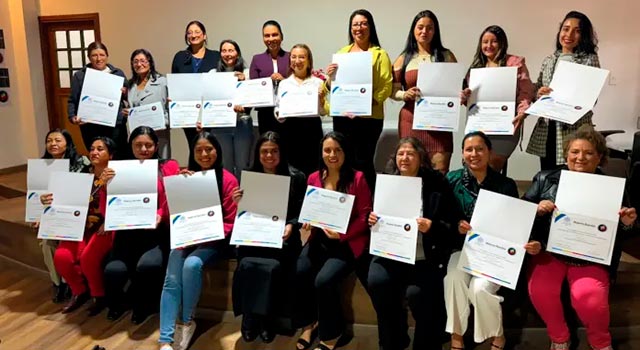 Programa de emprendimiento en Ubaté gradúa a 56 mujeres