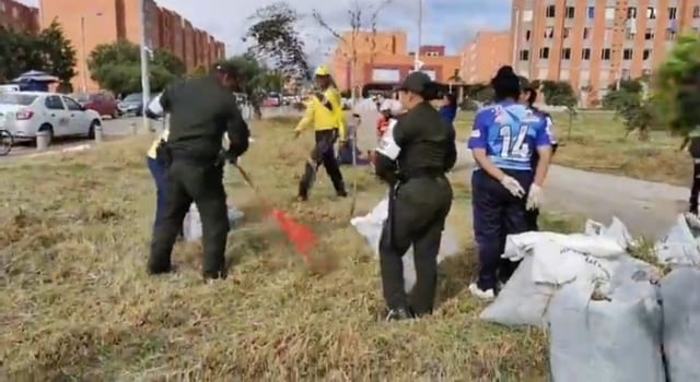 Jornada de embellecimiento en el parque Lineal en Hogares Soacha