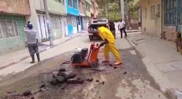 Alcalde de Soacha contribuyó en el arreglo de la tubería del barrio La Pradera