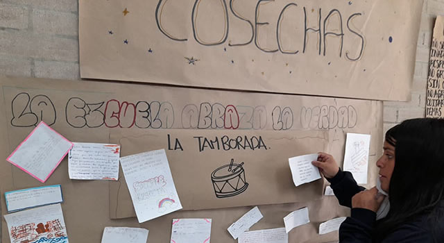 Estudiantes abrazan a las víctimas del conflicto en Ciudad Bolívar