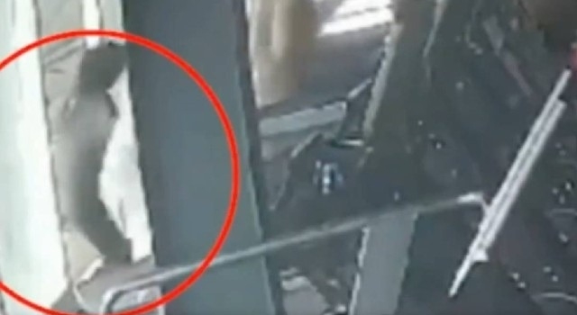 Joven falleció tras caer del tercer piso de un gimnasio