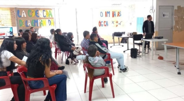 Oportunidad de estudio con IPES para que vendedores informales terminen su bachillerato