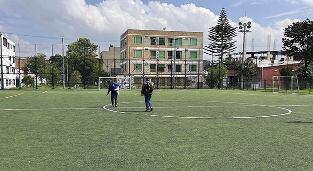 Bajo la lupa de la Contraloría las 181 canchas sintéticas de Bogotá