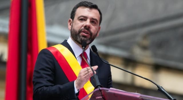 Galán anunció que el pasaje de TransMilenio y el SITP aumentará en 2025 debido a la disminución de recursos asignados al Distrito.