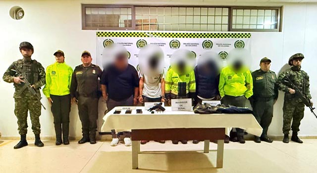 Capturan cinco sujetos que portaban uniformes de la Policía en Cundinamarca