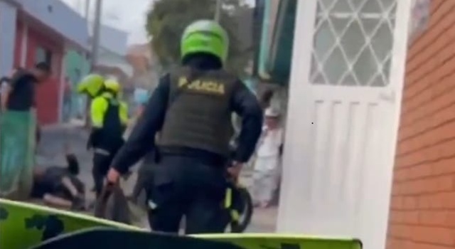 Un Intento de hurto terminó en balacera y captura de cuatro personas en la localidad de Ciudad Bolívar. Mientras los delincuentes se daban a la fuga, se enfrentaron a las autoridades con disparos.