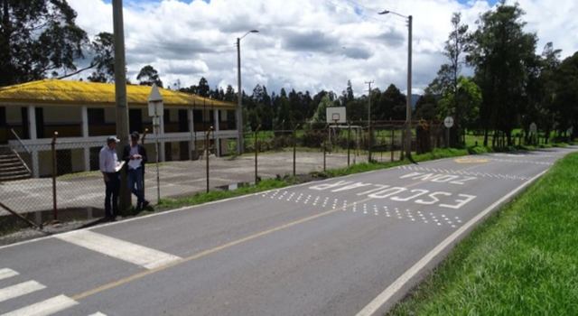 La Secretaría de Movilidad Contemporánea de Cundinamarca mejorará la seguridad vial con el inicio de un contrato de señalización, mediante el cual se intervendrán 80 puntos de alta siniestralidad en el departamento.