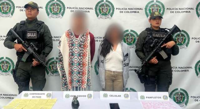 Las autoridades capturaron a dos personas señaladas de cometer extorsiones en Suba, allí exigían dinero a un comerciante en nombre de la banda ‘Los Satanás’. En el operativo, se incautaron panfletos y una granada.