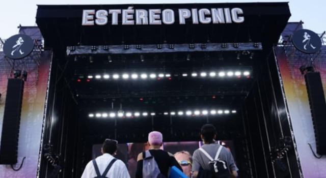 Estéreo Picnic 2025 con emprendimientos locales que llevan moda, arte y gastronomía al festival. Durante cuatro días, 16 negocios de ‘Hecho en Bogotá’ exhibirán sus productos en el parque Simón Bolívar.