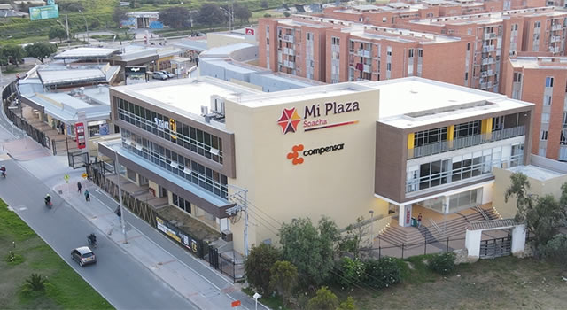 Finaliza el mes de la mujer con moda y música de banda en Mi Plaza Soacha Centro Comercial