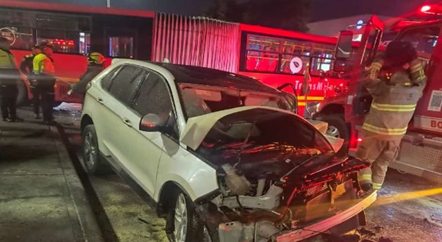 Deyanira Ordóñez, quien resultó gravemente herida en el accidente tras concierto de Shakira, murió luego de permanecer varias semanas en estado crítico. La colisión fue causada por una camioneta que se habría pasado un semáforo en rojo.