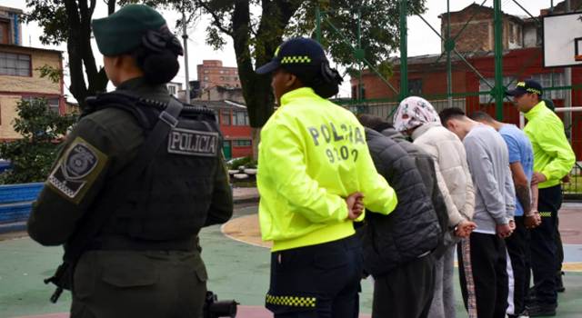 Gracias a una denuncia ciudadana, la Policía desmanteló un laboratorio clandestino de Tusi en Bogotá, donde un químico farmacéutico lideraba la producción de esta droga sintética