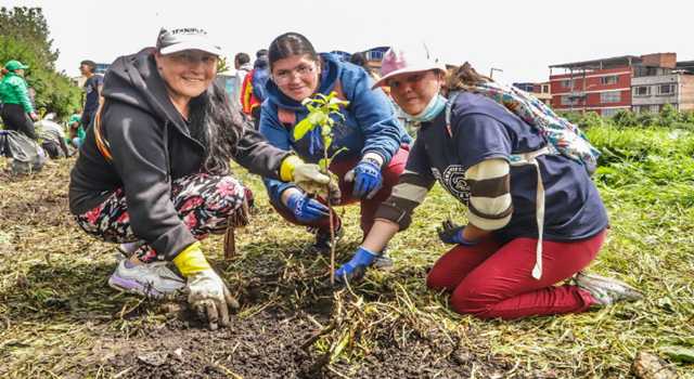 En el marco de la celebración del Día de la Tierra, Bogotá impulsó junto a autoridades y ciudadanía una acción que busca transformar el sur de la ciudad y proteger sus ecosistemas estratégicos.
