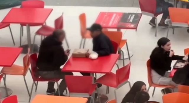 Un hombre fue capturado en flagrancia cuando intentaba cobrar 50 millones de pesos a una de sus víctimas. Fingía ser integrante de las Farc para extorsionar a comerciantes en Bogotá.