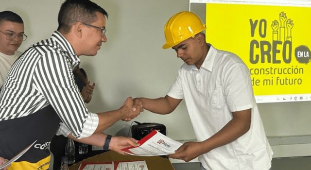 A través del programa ‘Yo Creo en la Construcción de mi Futuro’, se abrieron inscripciones para jóvenes interesados en capacitarse en el sector de la construcción en Bogotá. El proceso incluye formación técnica.