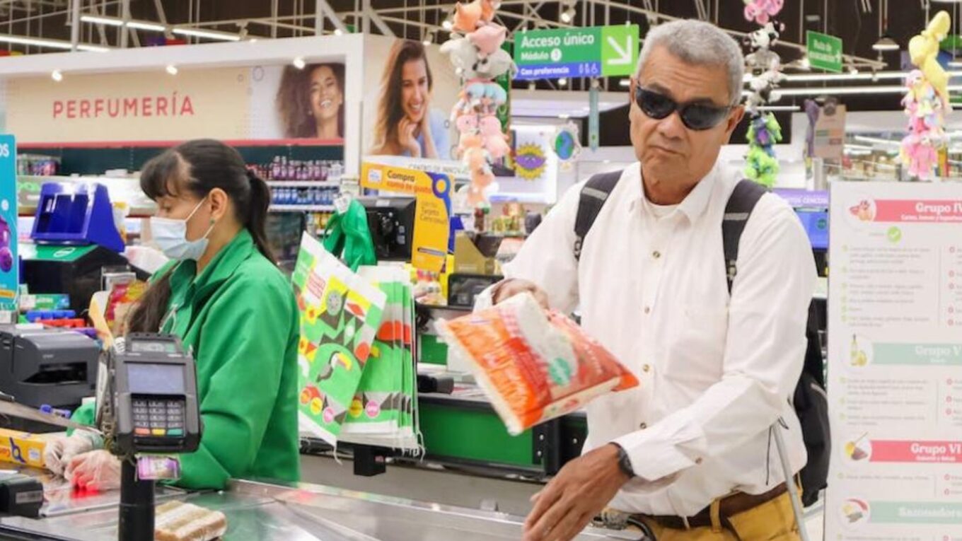 Alcaldía de Bogotá anuncia que se acabarán los bonos alimenticios para miles de familias