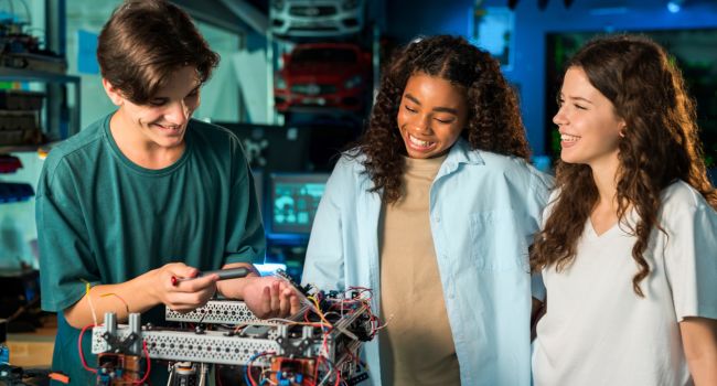 Jóvenes de Bogotá y Cundinamarca competirán en gran evento de tecnología y robótica