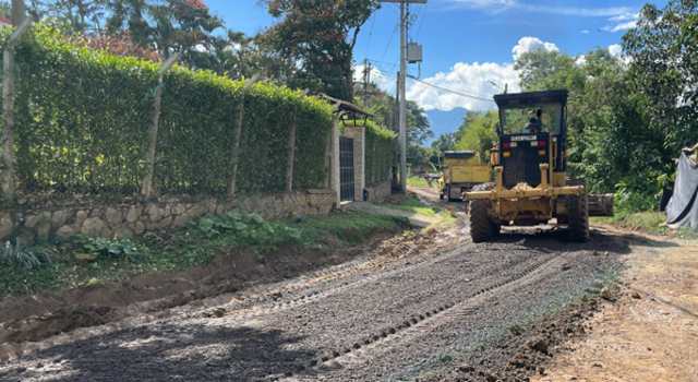 Mientras algunos lo ven como escombro, en Cundinamarca hallaron en este material una solución inesperada para mejorar sus vías rurales.