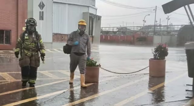 Emergencia en el frigorífico por fuga de gas: Bomberos evacuaron a 200 personas en Bogotá