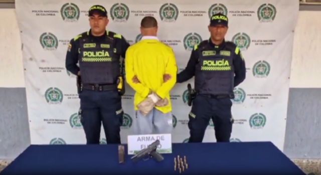 Delincuente le arrebató el arma a un mayor de la Policía y lo hirió, le disparó varias veces