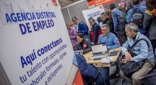 Más de 2.000 vacantes en Bogotá: así puede postularse y llevar su hoja de vida