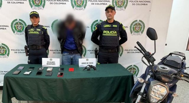 Capturan en Bosa a presunto ladrón con 11 celulares en su poder