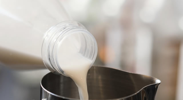 Reconocida marca de leche en Colombia sale del mercado, su planta cerrará parcialmente