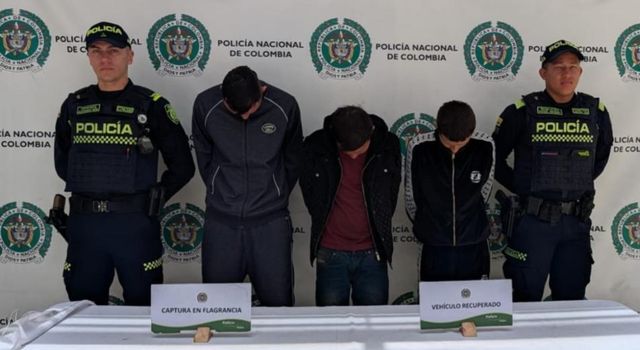Vehículo robado apareció en taller: esto encontraron las autoridades en Bogotá