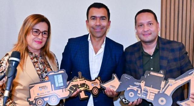 Anuncian millonaria inversión para arreglar vías en Cundinamarca: así mejorará la movilidad