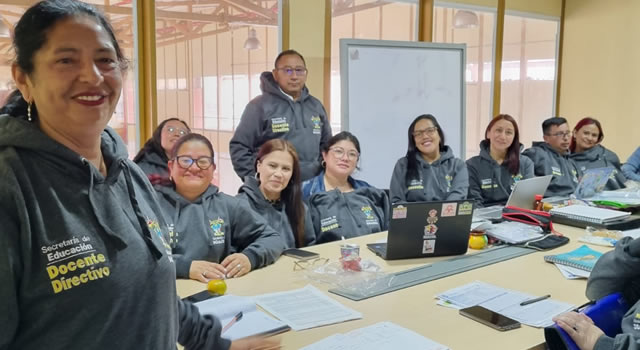 Ascenso y reubicación salarial para 248 docentes oficiales de Soacha