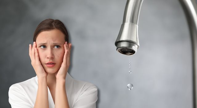 Atención Bogotá: más de 100 barrios tendrán cortes o restricciones de agua este martes