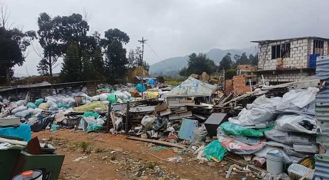 Residuos al aire libre y aguas contaminadas: así funcionaba bodega en Sibaté