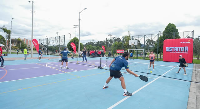 El pickleball se toma a Bogotá